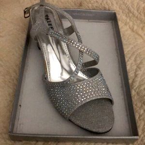 8.5 Silver Dressy Leona heels